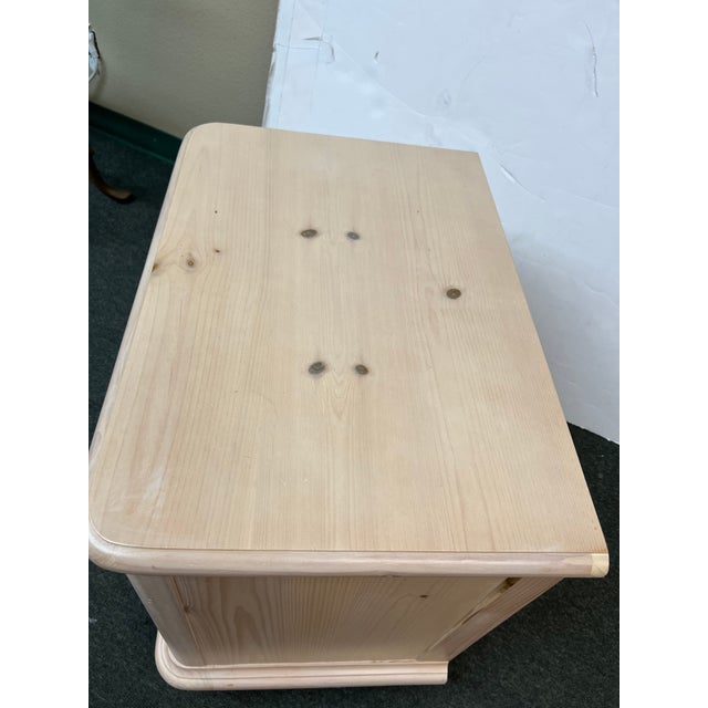 Thomasville First Impressions Ribbons & Bows Night Stand Chairish