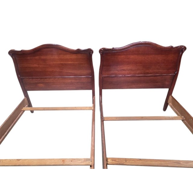 Mid 20th Century Vintage Pair of Mahogany French Provincial Twin Beds With Original Side Rails For Sale - Image 5 of 7