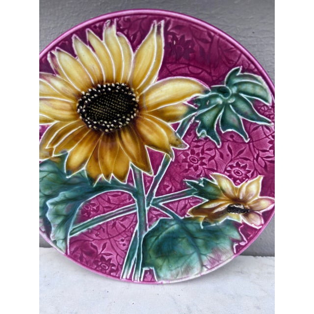 Art Nouveau Small Majolica Sunflower Plate Villeroy & Boch, Circa 1900 For Sale - Image 3 of 4