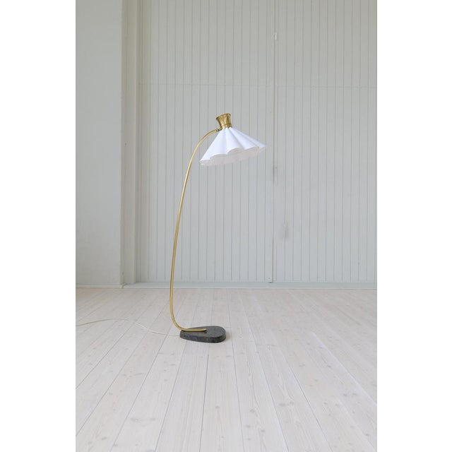 1960s Mid-Century Curved Floor Lamp in Brass and Stone, 1960s For Sale - Image 5 of 14