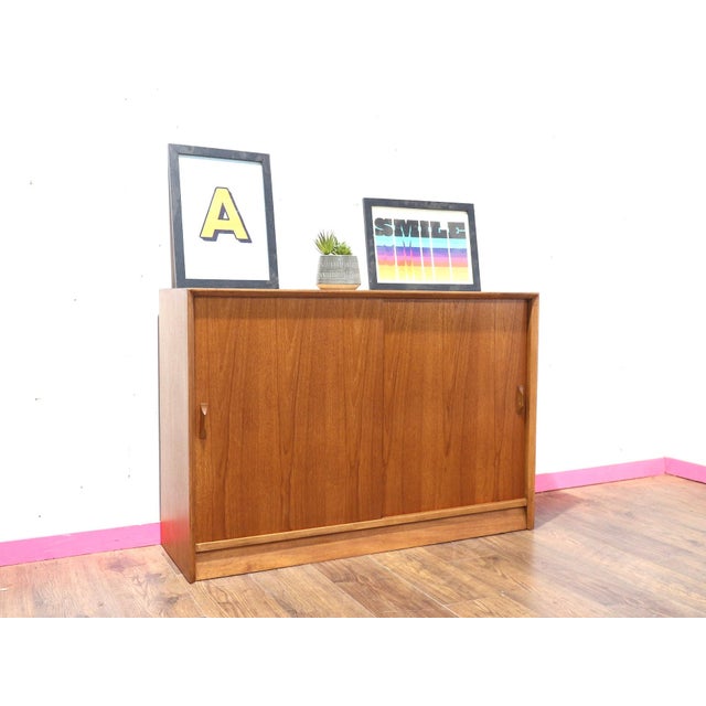 Wood Mid 20th Century Modern Vintage Teak Bookcase Display Cabinet For Sale - Image 7 of 11