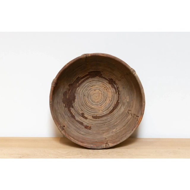 1960s Vintage Farmhouse Wicker Basket For Sale - Image 5 of 6