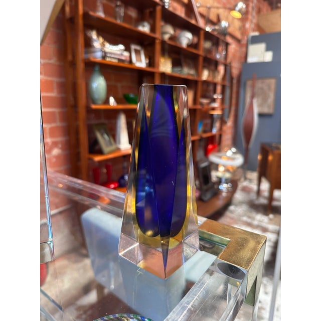 Alessandro Mandruzzato Small Decorative Italian Murano Vase by Mandruzzato 1960 For Sale - Image 4 of 6