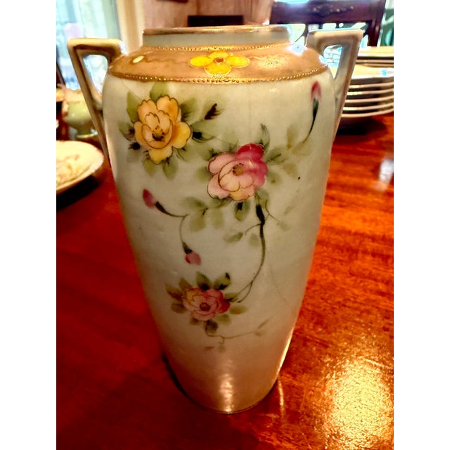 Beautiful blues and pastels featuring an exotic bird on one side and florals on the other side. There are two distinctive...