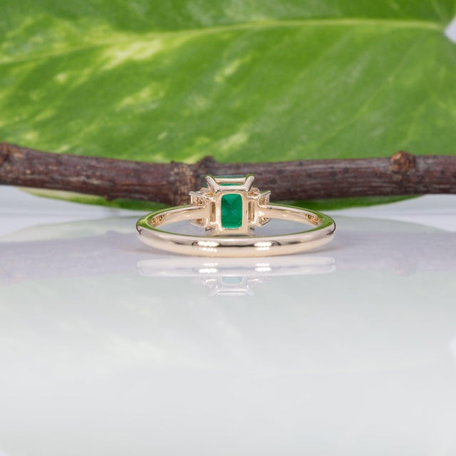 Green Colombian Emerald Ring With Earth-Mined Diamond Accents: Solid 14k Gold, 6x5mm, Size 6.75 For Sale - Image 8 of 9