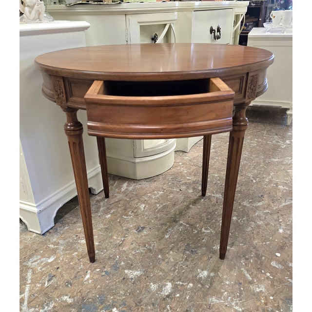 1940s Vintage Round Side Table Tapered Legs For Sale - Image 5 of 11