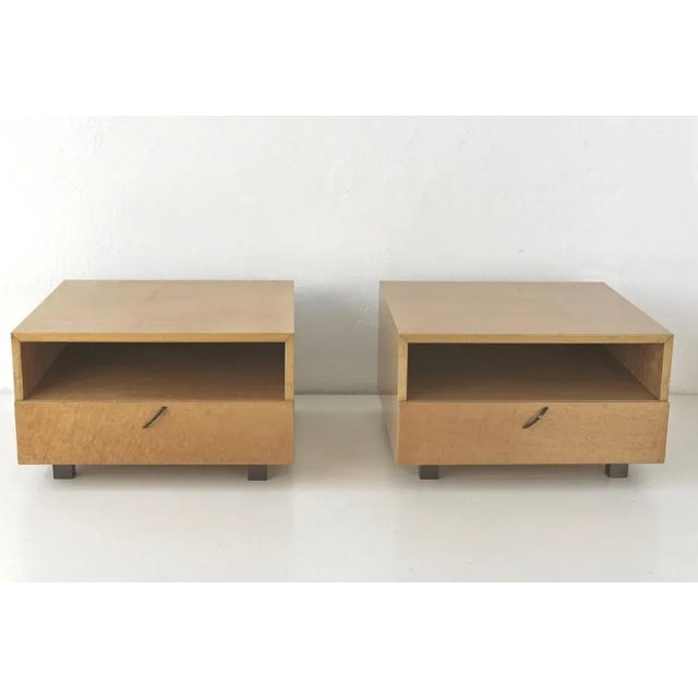 Mid-Century Modern Large Side Tables in Birds Eye Maple attributed to Giovanni Offredi for Saporiti Italia, Italy, 1975, Set of 2 For Sale - Image 3 of 13