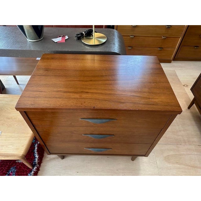 Wood Mid Century 3 Drawer Chest / Dresser For Sale - Image 7 of 12