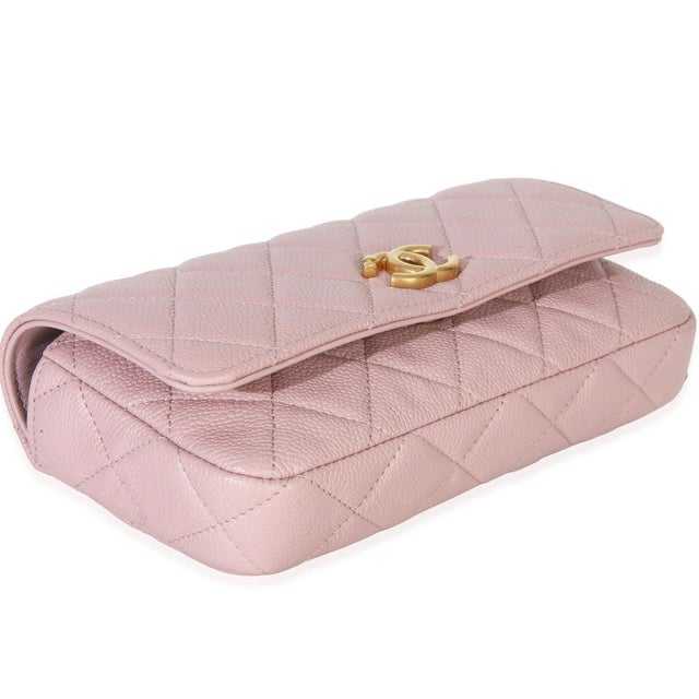Light Pink Quilted Caviar Sweetheart Phone Holder With Chain Handbag For Sale In New York - Image 6 of 8