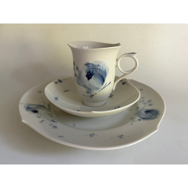 Form Wellenspiel Blue Flower Coffee Cup with Saucer and Plate from Meissen, 1990s, Set of 3 For Sale - Image 4 of 13