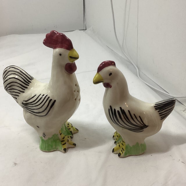 Wood 1980s Blue Ridge Pottery Rooster Hen Chicken Salt and Pepper Shaker Set- a Pair For Sale - Image 7 of 7
