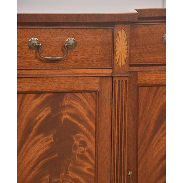 George III Style Sideboard in Mahogany, 1920s For Sale - Image 4 of 16