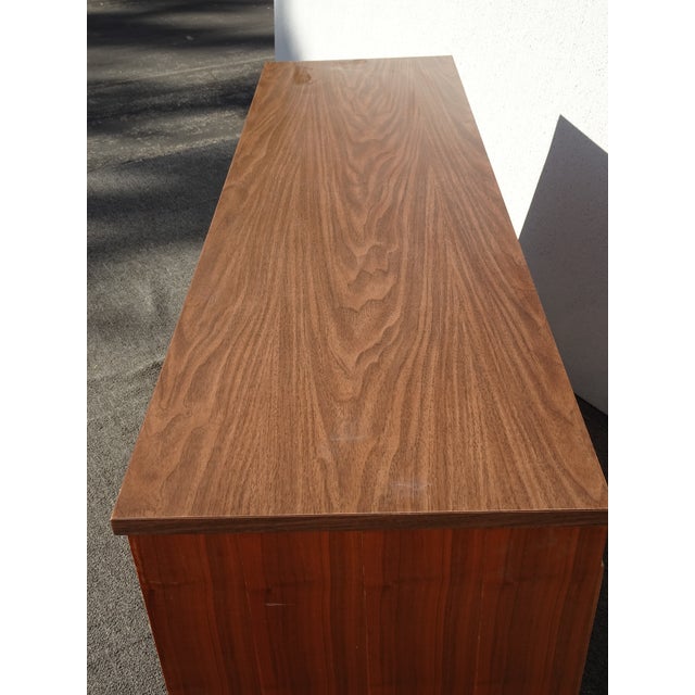 Vintage Mid Century Modern Dresser & Tallboy Dresser & Nightstand Bedroom Furn. For Sale - Image 4 of 12