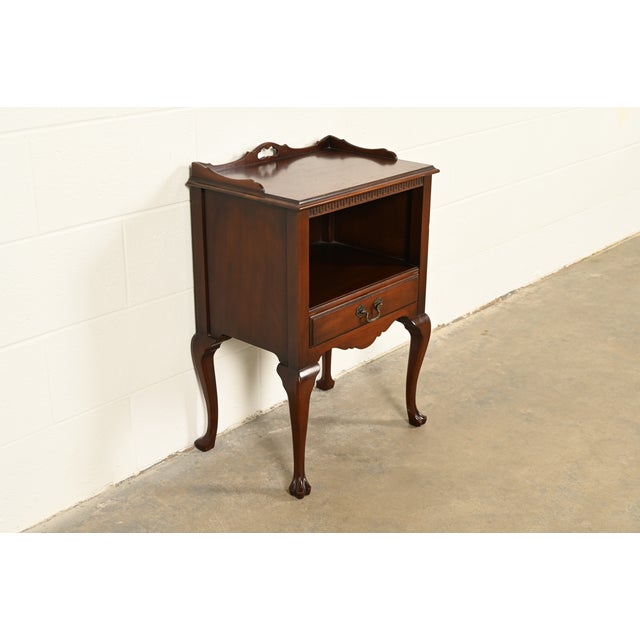 Queen Anne Kindel Furniture Queen Anne or Chippendale Carved Mahogany Nightstand, Circa 1950s For Sale - Image 3 of 13