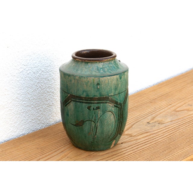 Emerald Emerald Green & Black Glaze Pot For Sale - Image 8 of 10