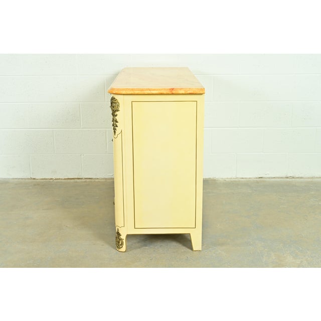 Baker Furniture Style French Regency Louis XVI Chinoiserie Cream Lacquered Dresser Chest For Sale - Image 14 of 17