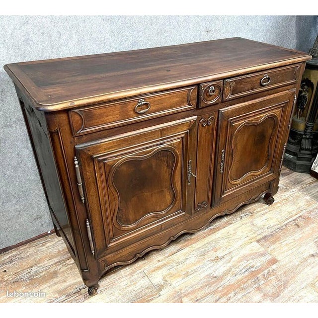 Louis XV Sideboard in Walnut and Oak, 1750 For Sale - Image 3 of 6