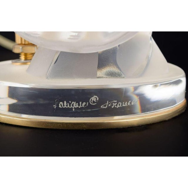 Pressed and Frosted Crystal Glass Table Lamp with Doves from Lalique, 1970s For Sale - Image 4 of 5