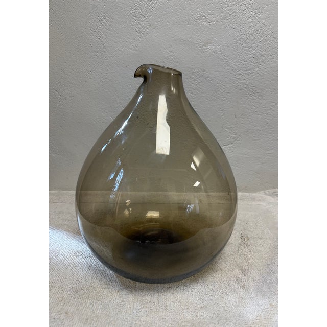 Mid-Century Modern 1950s Kjell Blomberg “Blomkulla“ for Gullaskruf, Sweden Amber Colored Glass Carafe 11” For Sale - Image 3 of 6