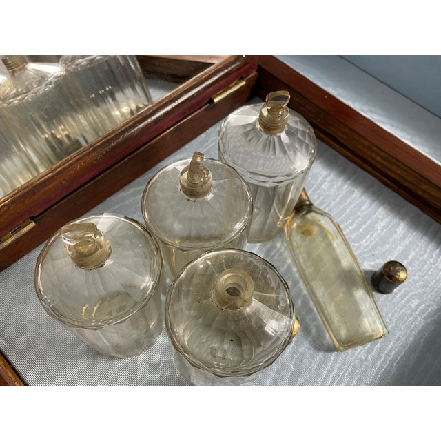 Brown Louis XV to XVI Antique dCoiffeuse (Vanity) in Amaranth and Tulipwood, by Pierre Plée, Paris, C. 1770 For Sale - Image 8 of 18