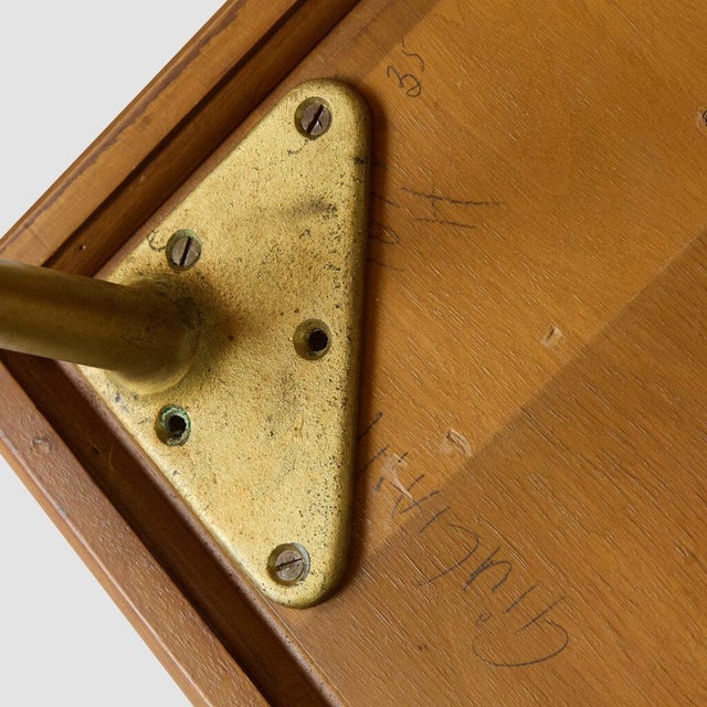 End Table by T.H. Robsjohn-Gibbings for Widdicomb United States, c1950s An end table in Italian walnut sitting atop four...