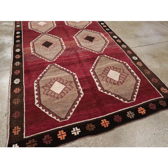 Galerie Shabab Collection Mid-20th Century Turkish Anatolian Accent Carpet For Sale In New York - Image 6 of 8
