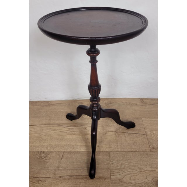 Victorian English Tripod Circular Wine Table in Mahogany, 1890 For Sale - Image 9 of 13