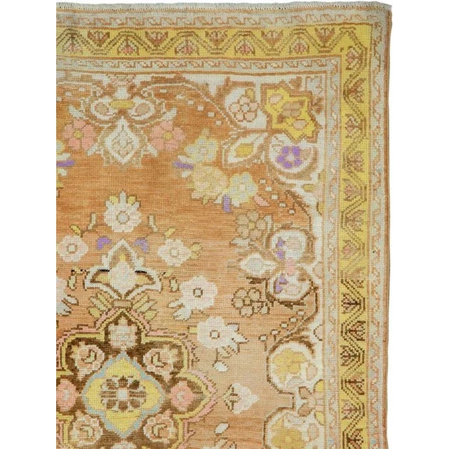 Rustic Vintage Persian Mahal Rug – Size: 3' 4" X 4'11" For Sale - Image 3 of 10