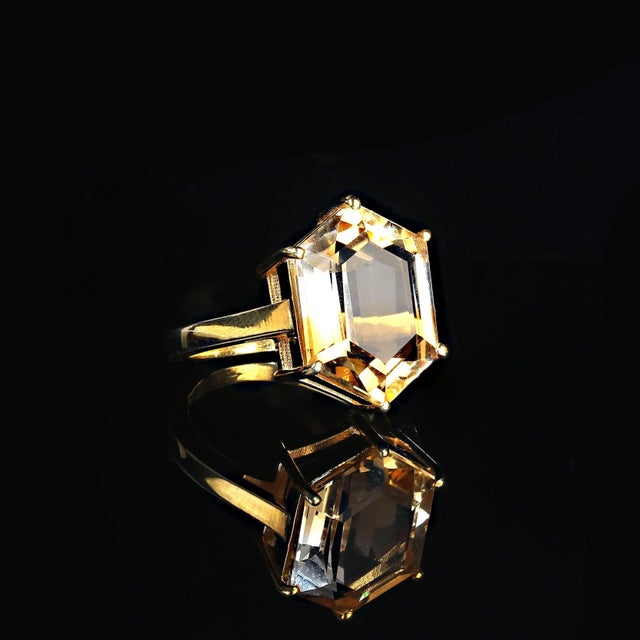 2020s Shield Shaped Bi-Color Citrine in Gold Rhodium Ring Size 8 For Sale - Image 5 of 7