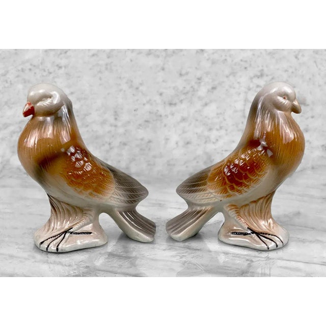 Traditional Vintage Traditional Porcelain Homing Pigeon Bird Sculpture - a Pair For Sale - Image 3 of 8