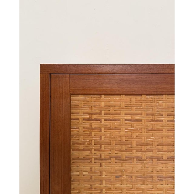 RY26 Sideboard in Teak with Woven Cane Doors by Hans J. Wegner for Ry Møbler, Denmark, 1960s For Sale - Image 6 of 17
