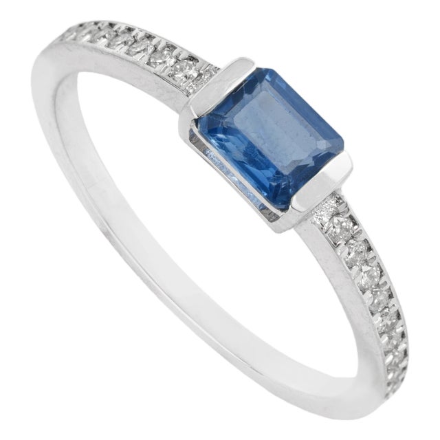 14k White Gold 0.56ct Emerald Cut Blue Sapphire & Diamond Ring Size 8 For Sale