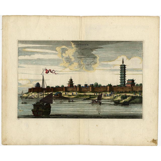 Antique print, titled: 'Kinnungam' View of the Chinese city of Kinnungam with its ramparts. Also depicted are ships and a...