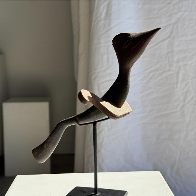 Traditional Indonesian Decorative Wooden Bird on a Base with a Crest and Rounded Wings For Sale - Image 11 of 16
