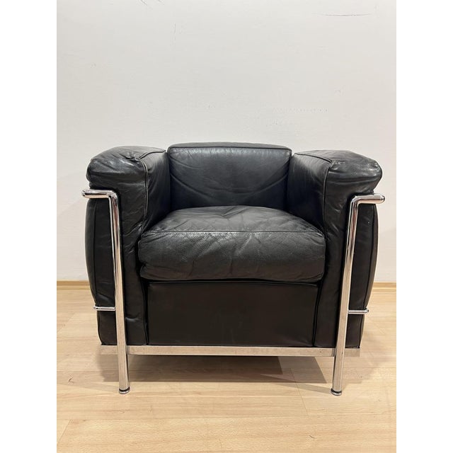 Cassina Black Leather LC2 Club Chair with Chromed Frame by Le Corbusier for Cassina, 1965 For Sale - Image 4 of 18