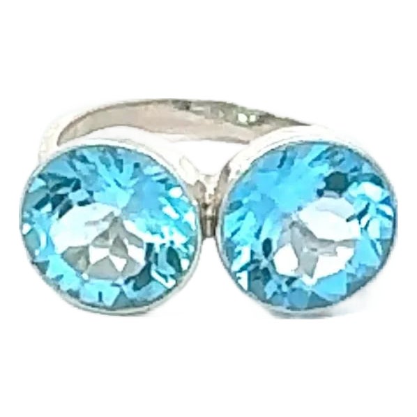 Two Stone Blue Topaz Faceted Round Cut 10 Mm Ring in Solid Silver - Size 8 For Sale