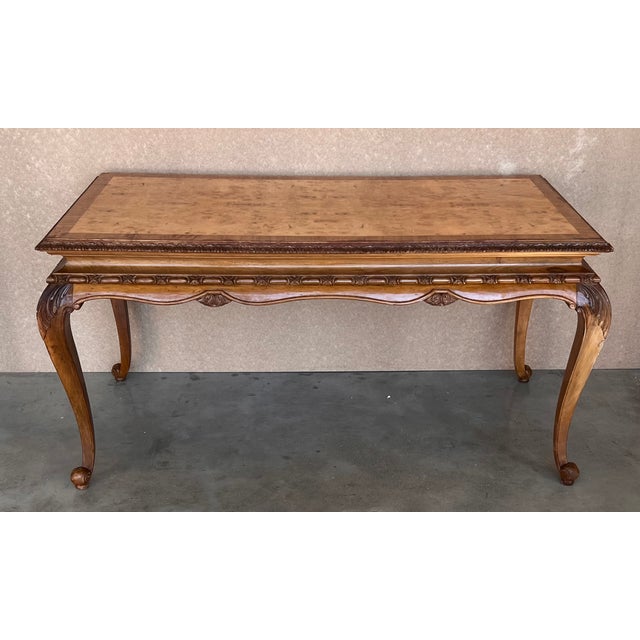 French Provincial 20th Root Oak Dining Room Table With Carved Edges For Sale - Image 3 of 11