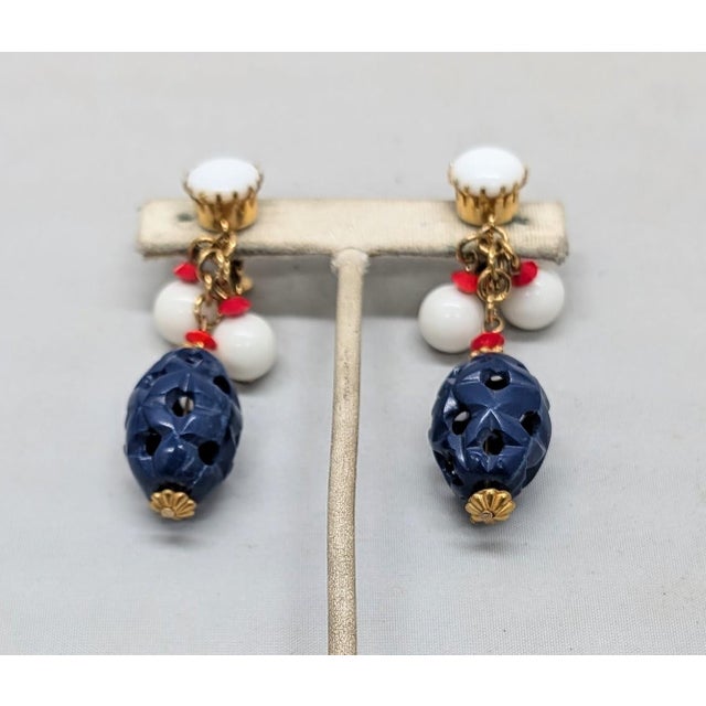 1960s Vintage 1960s Signed Hobé Blue, White & Red Beaded Drop Clip Earrings- 2 Pieces For Sale - Image 5 of 8