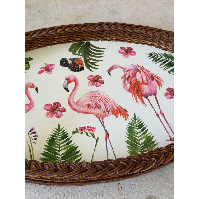 Mid 20th Century Vintage Coastal Rattan Flamingo Tray With Custom Decoupage Appliqué For Sale - Image 5 of 11
