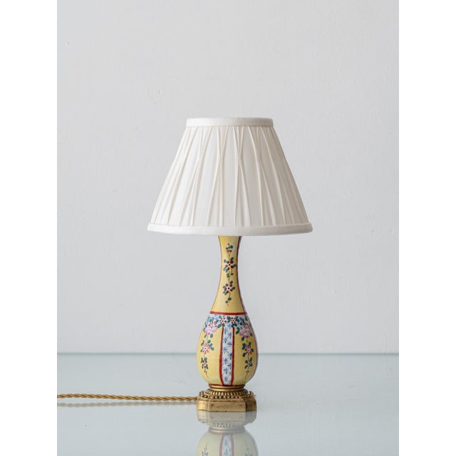 Chinoiserie Yellow Porcelain Lamp, Europe, 1900s For Sale - Image 13 of 15