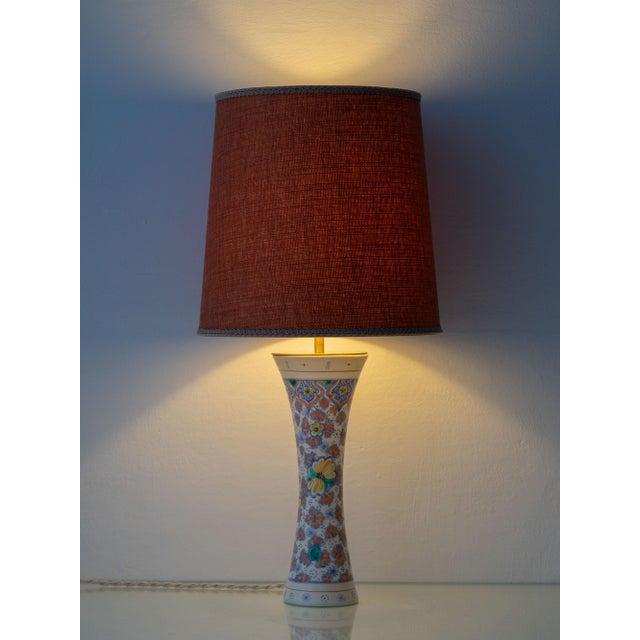 1910s 1918 Dutch Hand-Painted Floral Ceramic Table Lamps, Set of 2 For Sale - Image 5 of 16