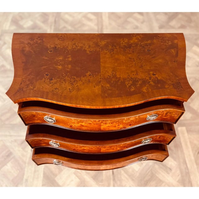 Traditional Niagara Furniture Burled Hepplewhite Chest For Sale - Image 3 of 9