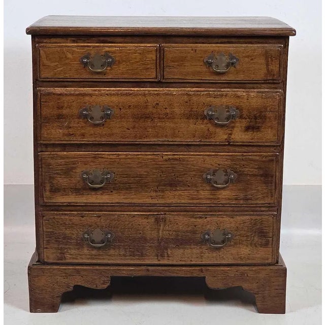 Pair of English Oak Bedside Chests or Bachelor's Chests, Circa 1920 For Sale - Image 10 of 13