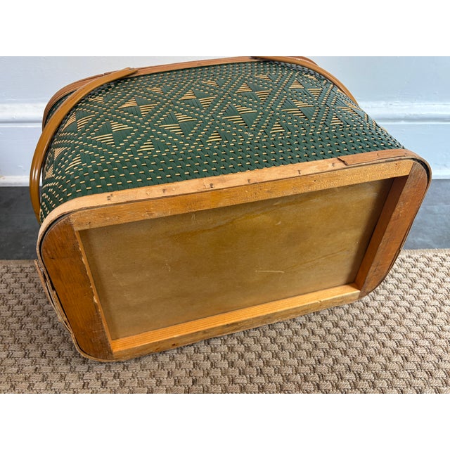 Mid 20th Century Hawkeye Green and Tan Woven Picnic Hamper by Burlington Basket Co. For Sale - Image 12 of 13