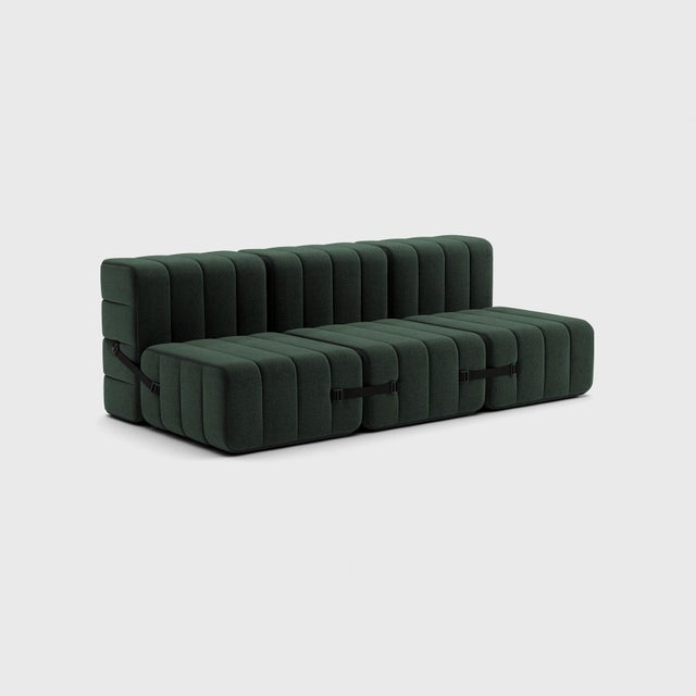 A sofa bed—how boring! as if it were boring. We haven’t even bothered to calculate how many configurations you can create...