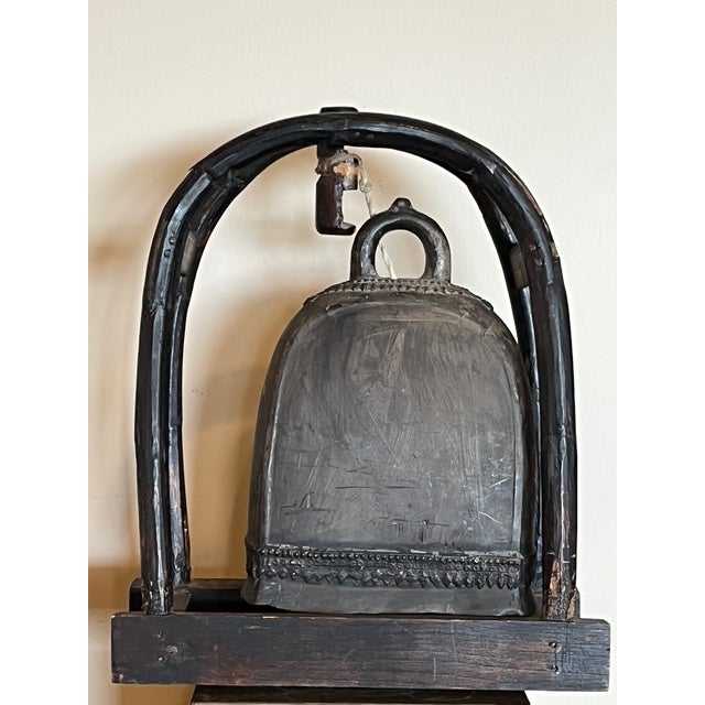 Tribal Large Antique Thai Karen Hill Tribe Bronze Elephant Bell & 16" Bentwood Frame For Sale - Image 3 of 8