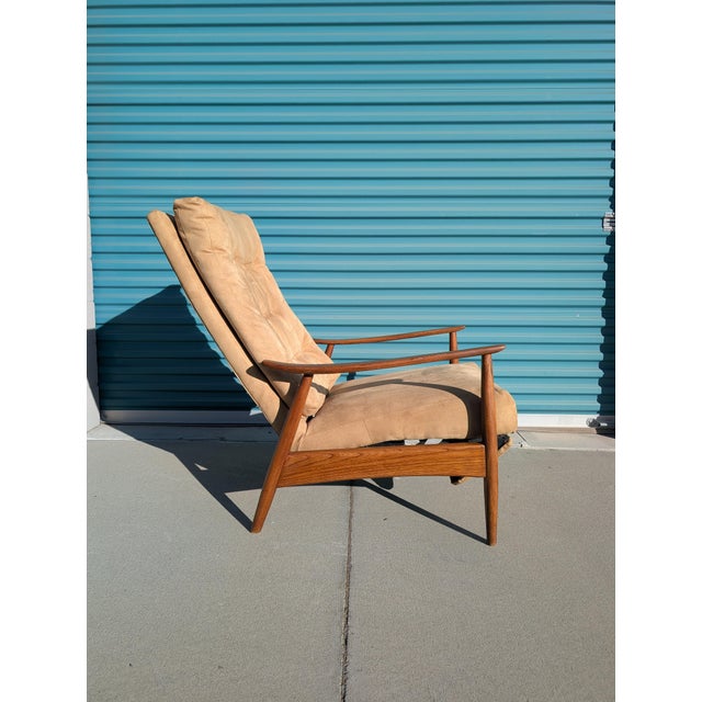 Mid-Century Modern Reclining Lounge Chair Attributed to Milo Baughman for Thayer Coggin, C1960s For Sale - Image 9 of 16