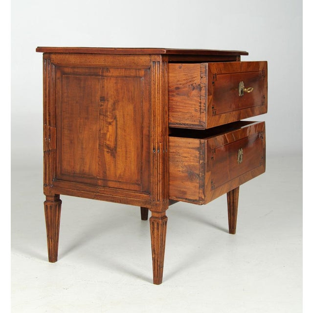 Small Louis XVI Chest of Drawers, 1790 For Sale - Image 3 of 13