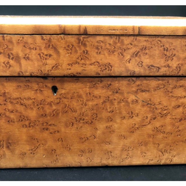 19 Century Birds Eye Maple American Wood Box, Hinged Lid For Sale - Image 10 of 17