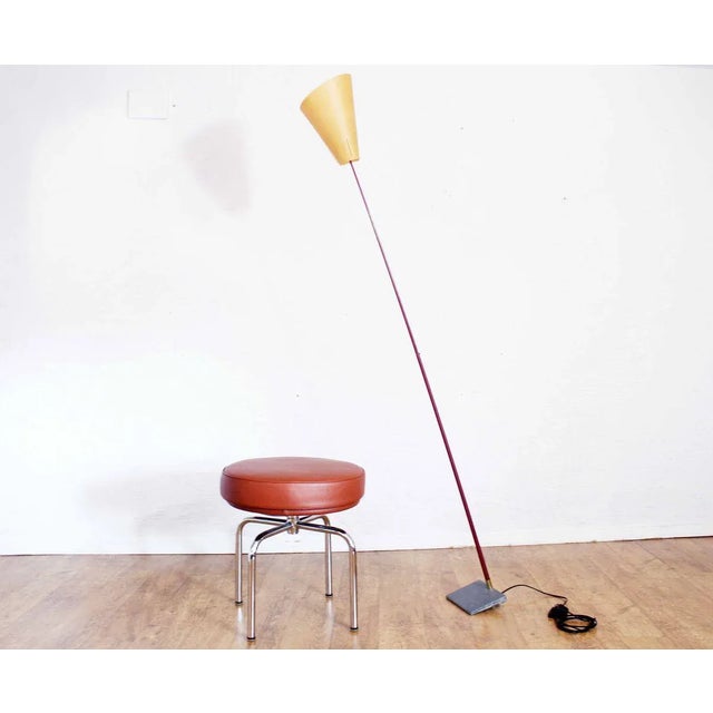 Superb 70s carbon lamp post A really outstanding design for this vintage floor lamp. In spite of our researches we haven't...